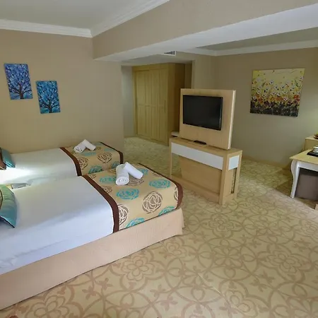 Izgrev & Aquapark 5*