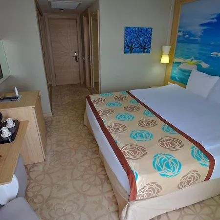 Izgrev & Aquapark Hotel 5*