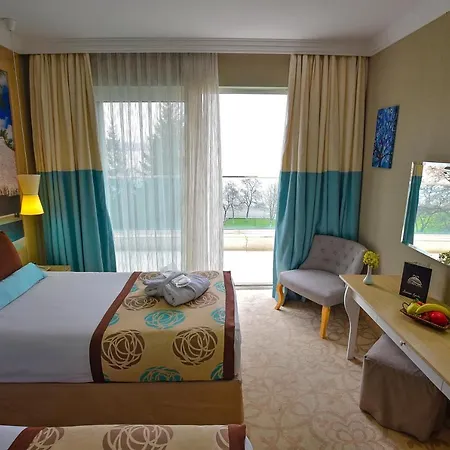 Izgrev & Aquapark 5*