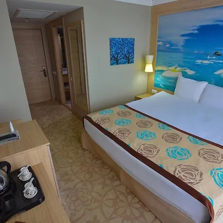 Izgrev & Aquapark Hotel 5*