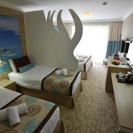 Hotel Izgrev & Aquapark 5*