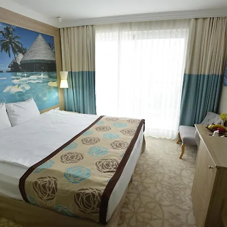 Izgrev & Aquapark Hotel 5*