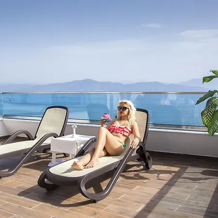 Hotel Izgrev & Aquapark