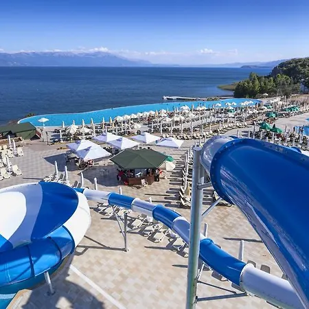 Izgrev & Aquapark Hotel 5*